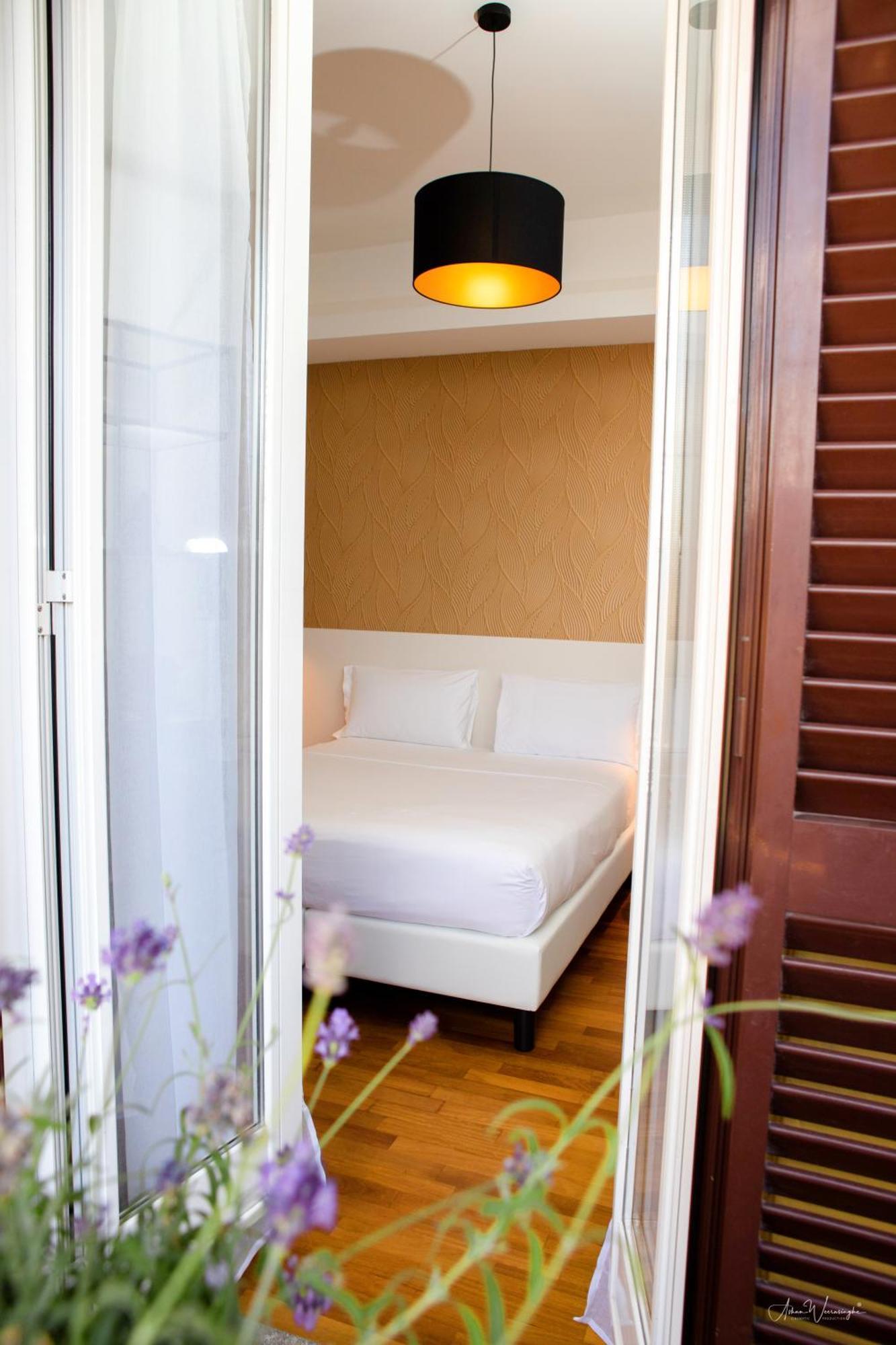 Magikrooms Topaz Rome Buitenkant foto